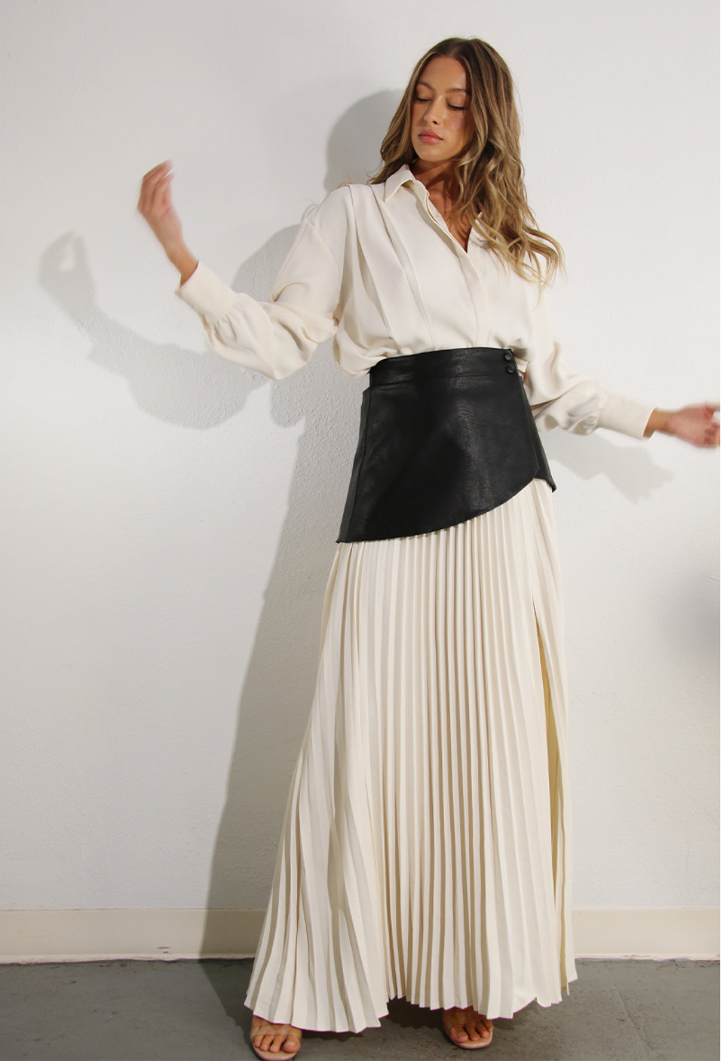 Moni shirt and pleated long Skirt set