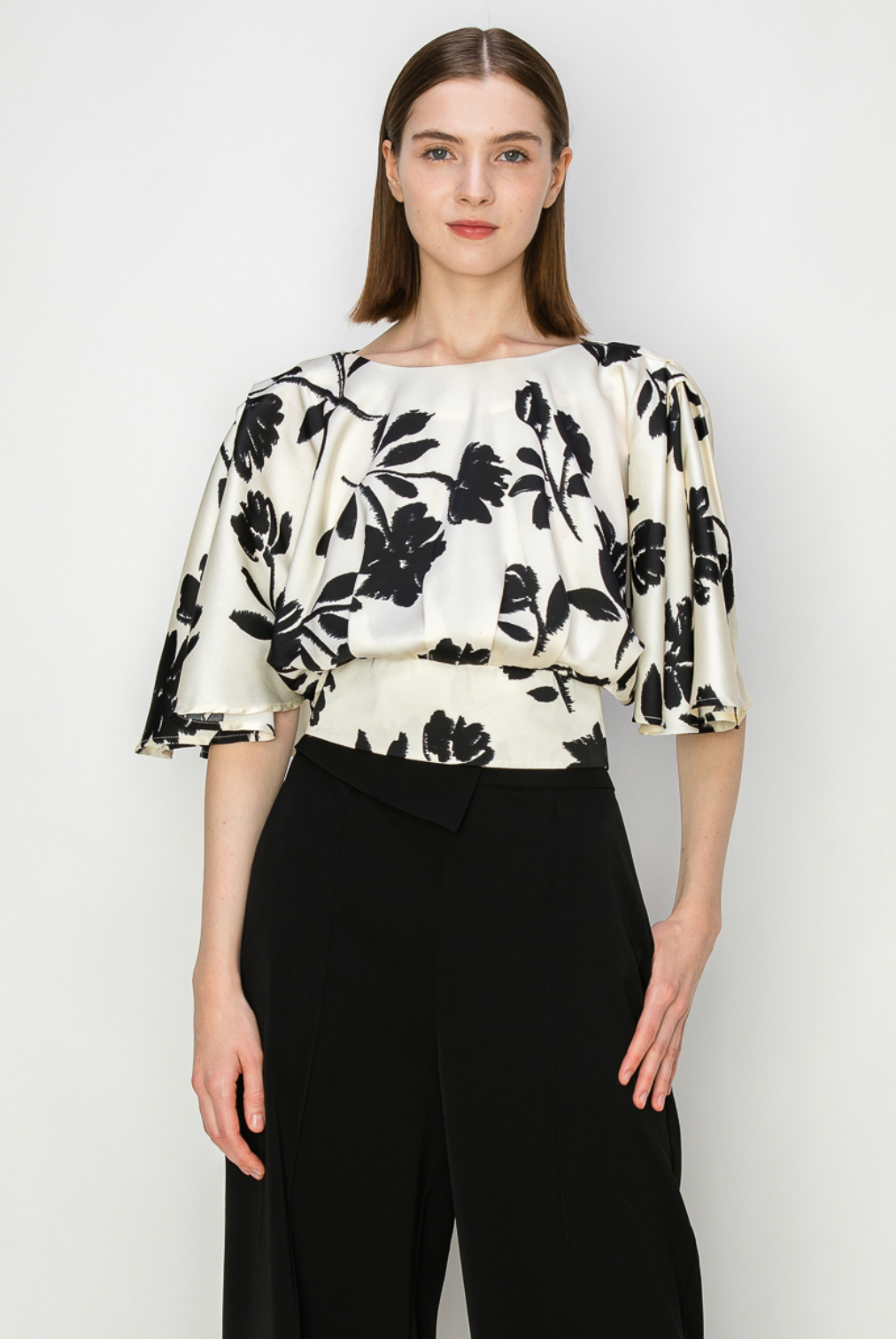 Floral Print Flaired Short Sleeves Cropped Blouse