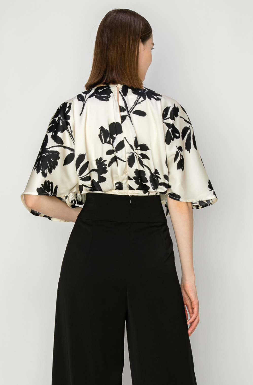 Floral Print Flaired Short Sleeves Cropped Blouse