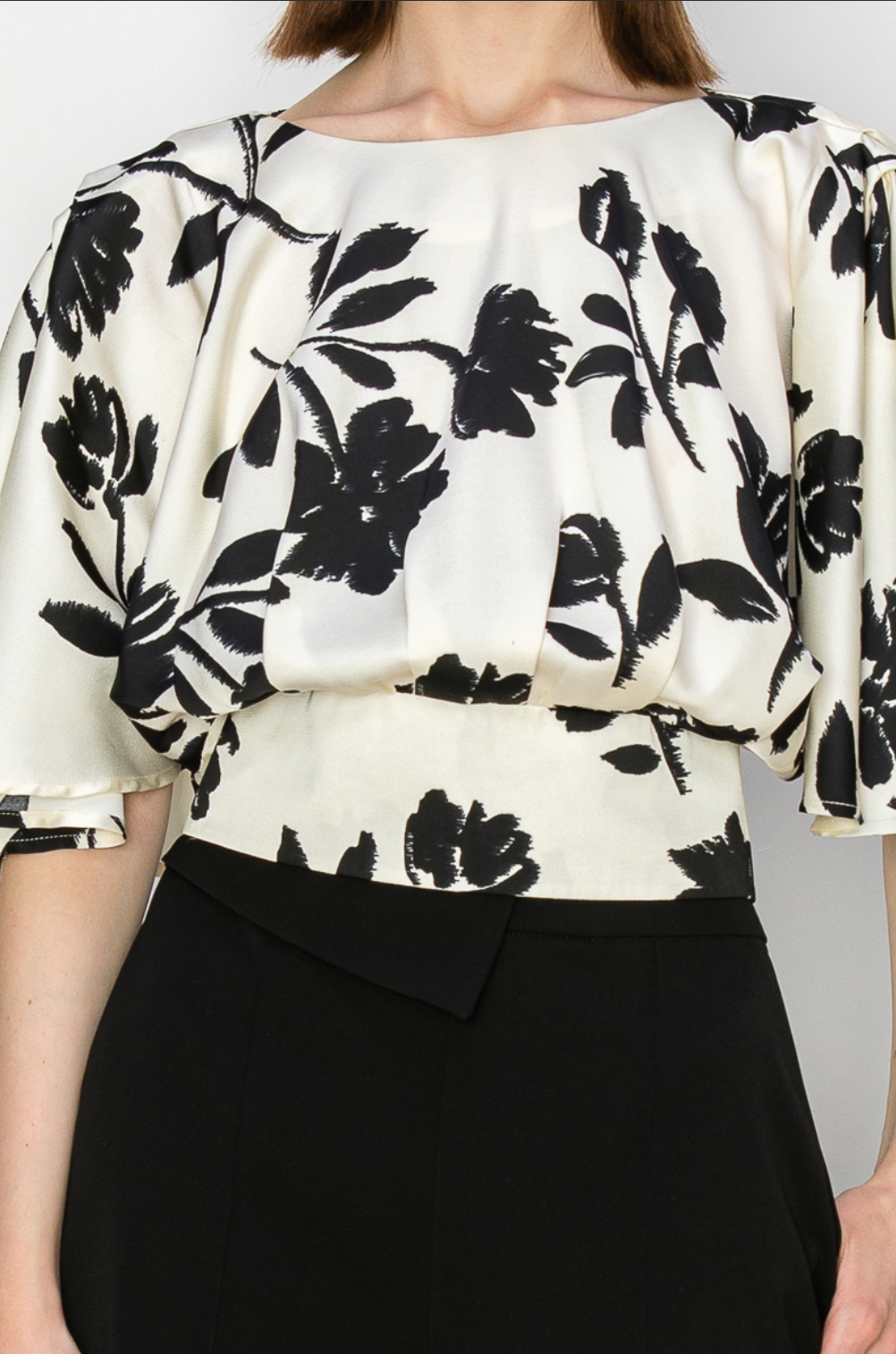 Floral Print Flaired Short Sleeves Cropped Blouse